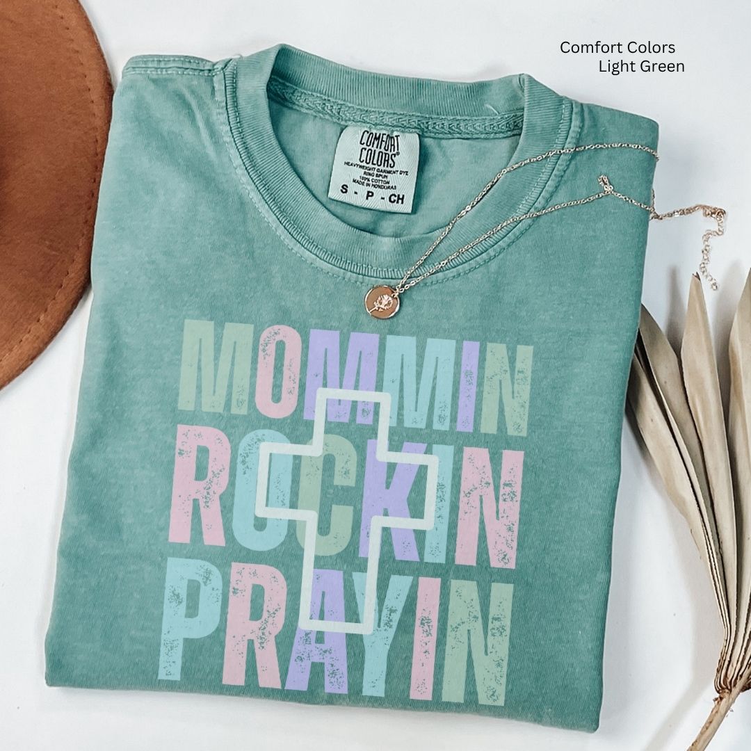 Mommin Rockin Unisex Tshirt