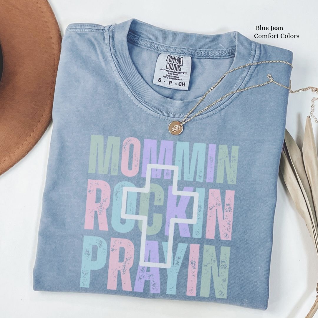 Mommin Rockin Unisex Tshirt