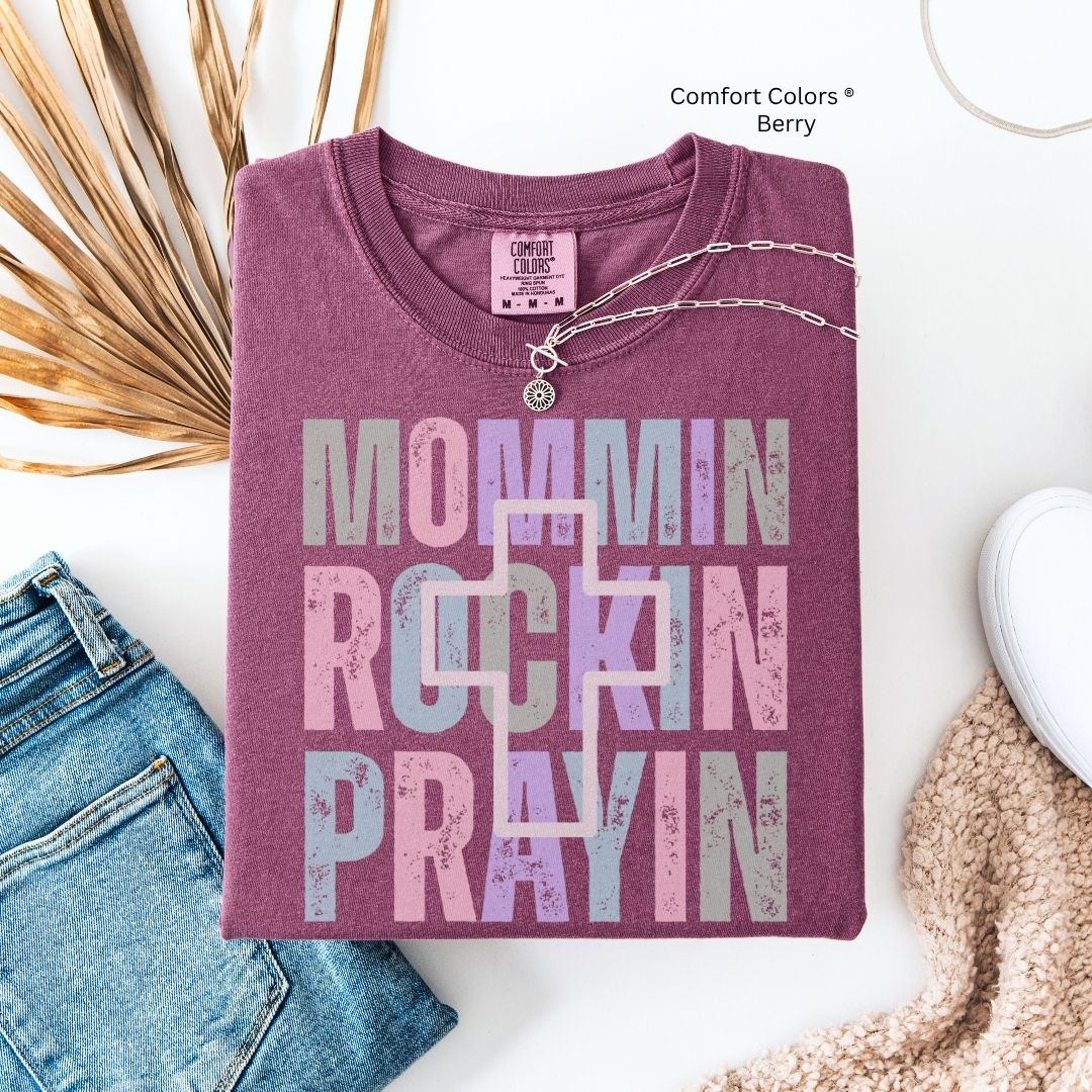 Mommin Rockin Unisex Tshirt