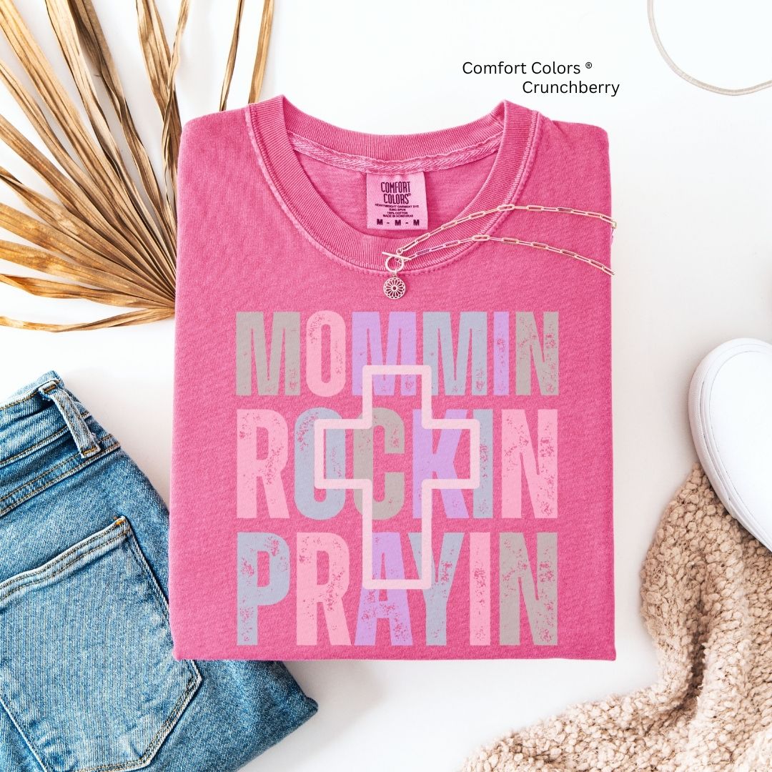 Mommin Rockin Unisex Tshirt