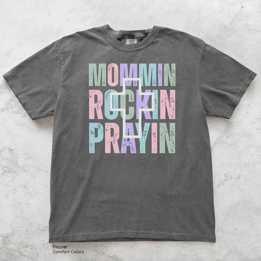 Mommin Rockin Unisex Tshirt